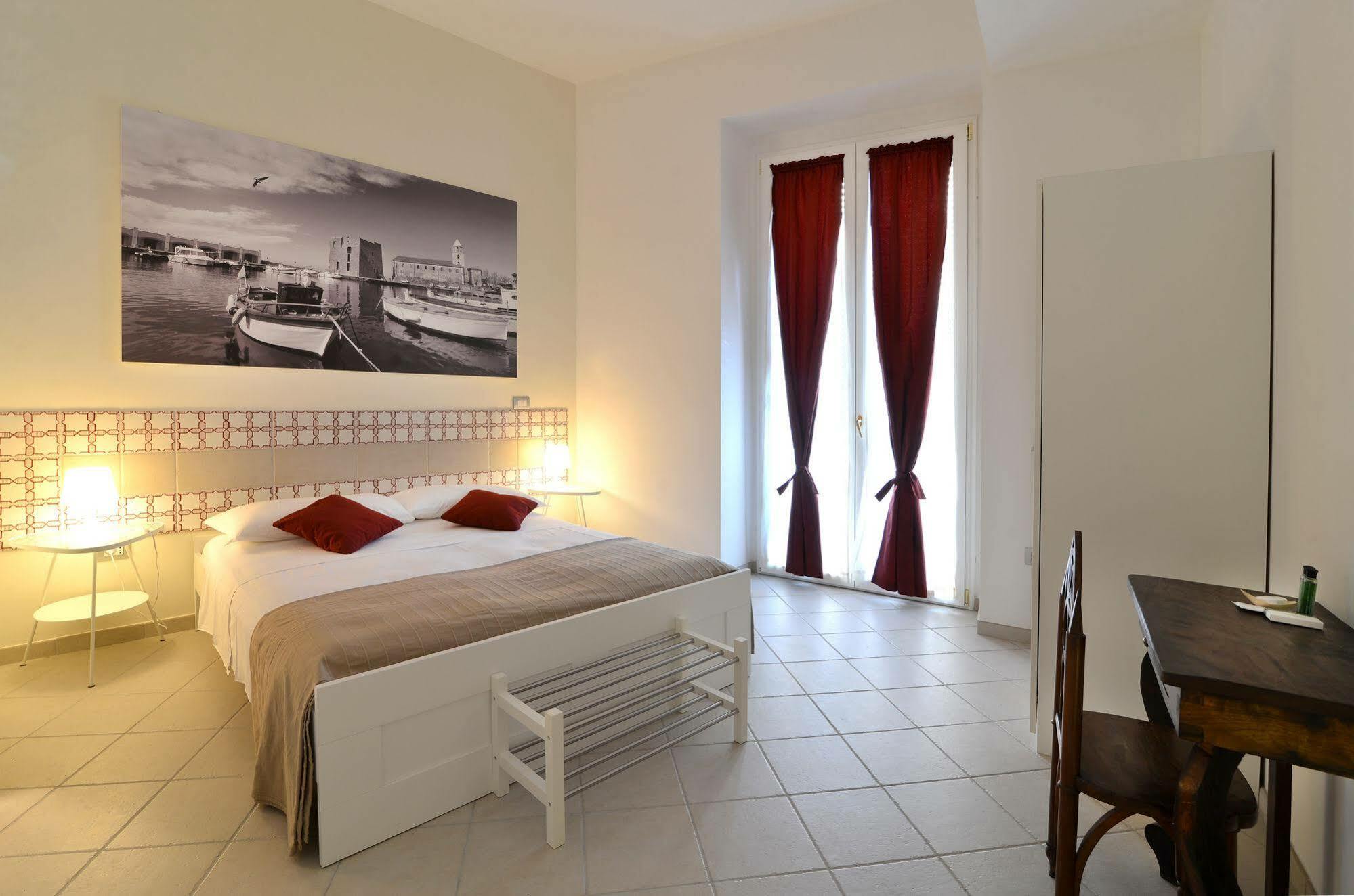 Santi E Saraceni Rooms Salerno Buitenkant foto
