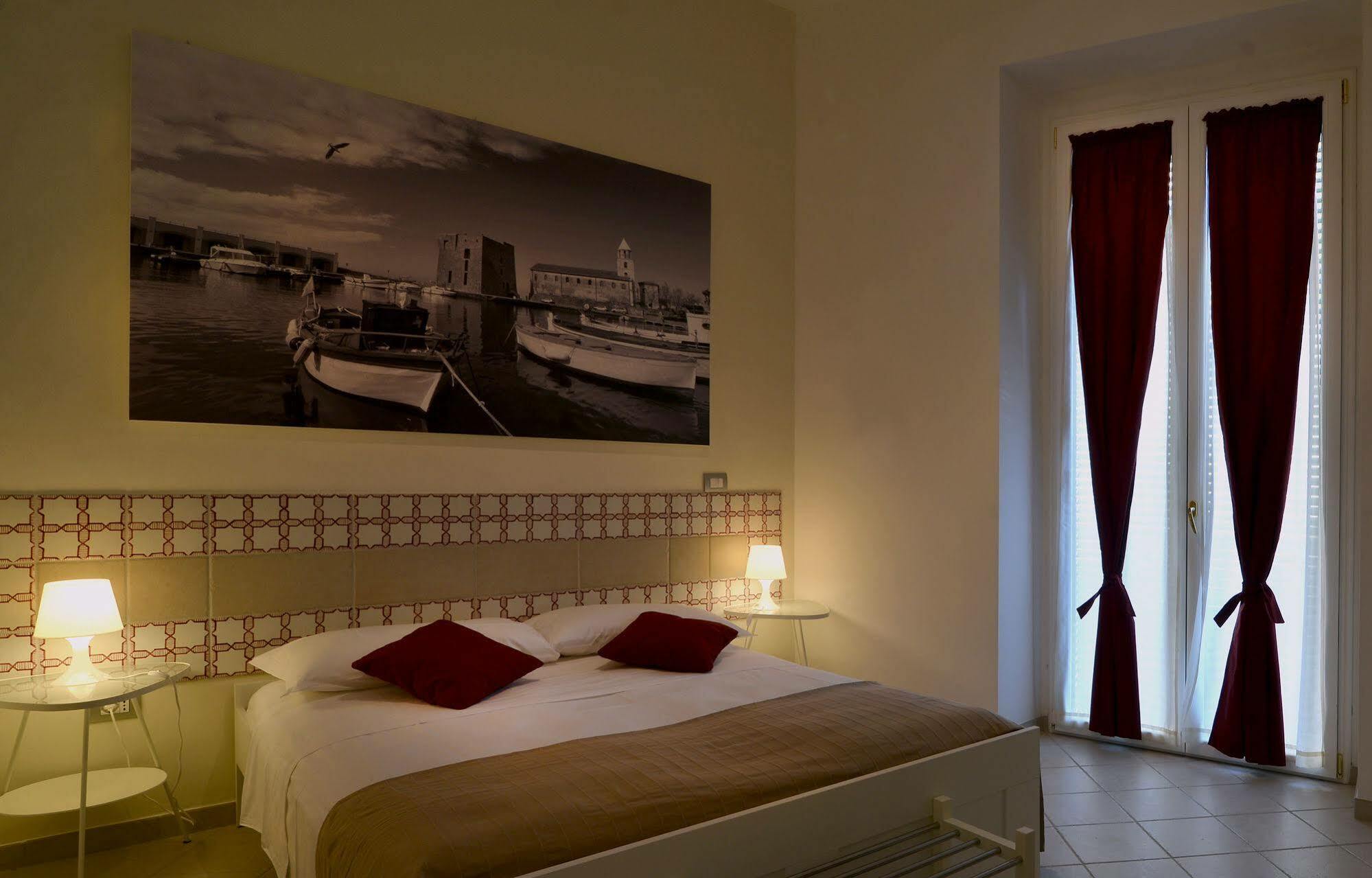 Santi E Saraceni Rooms Salerno Buitenkant foto